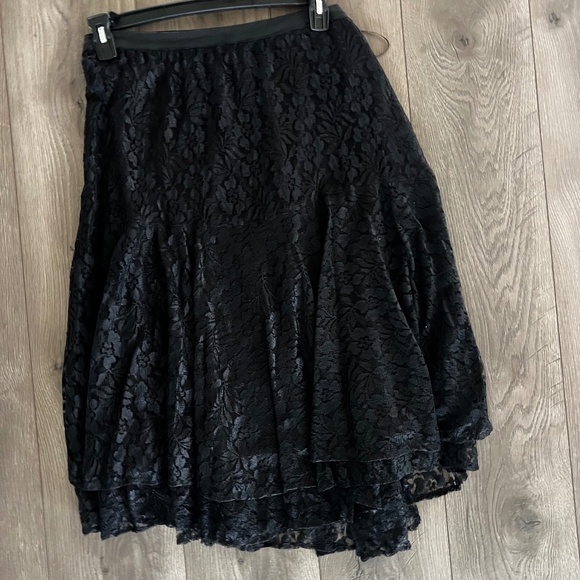 LOLA P Dresses & Skirts - LOLA P Hi-Low Hem Black Lace Skirt – Size XL